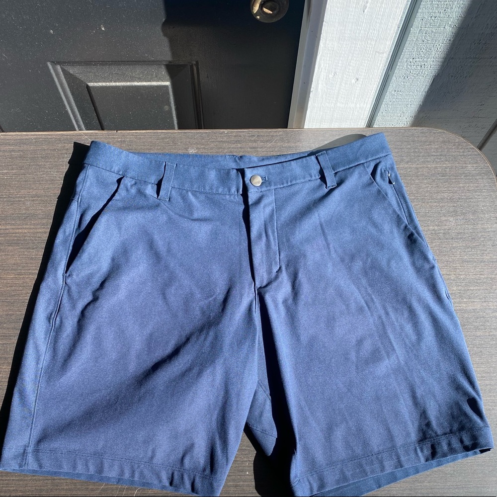 Lulu Lemon Navy Commision shorts ‘34